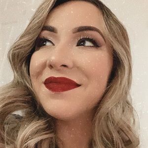 Meet your Posher, Cherrie